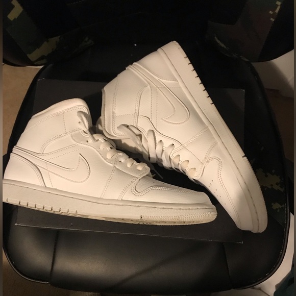 Air Jordan 1 Mid main image 4